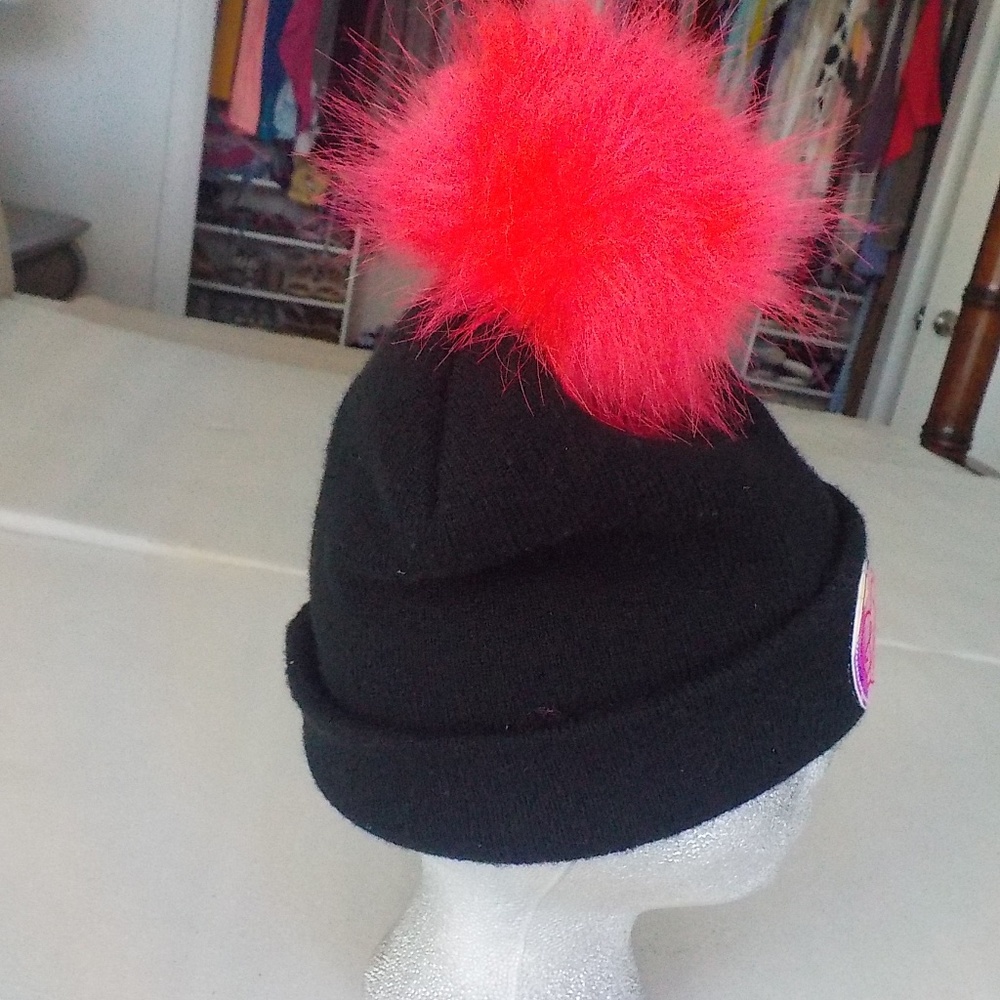 NEW Black Knit Beanie With Large Pink PomPom Cap